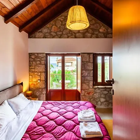 Stone Dukes * Parálion Ástros