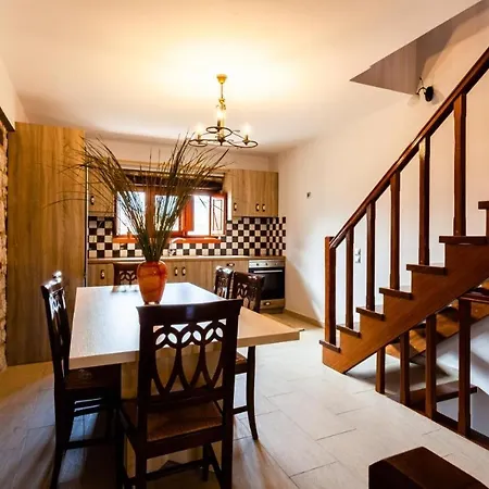 Βίλα Stone Dukes Parálion Ástros