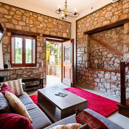 Βίλα Stone Dukes Parálion Ástros