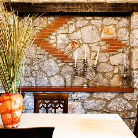 Stone Dukes * Parálion Ástros