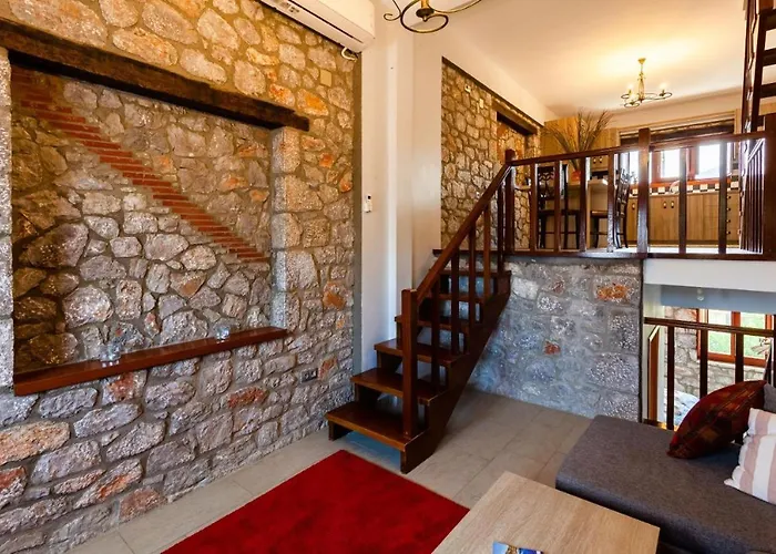 Stone Dukes * Parálion Ástros